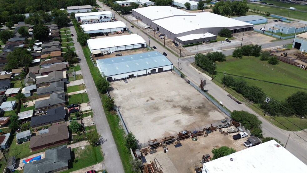 More Photos Of 8710 Scranton St, Houston Unknown For Lease