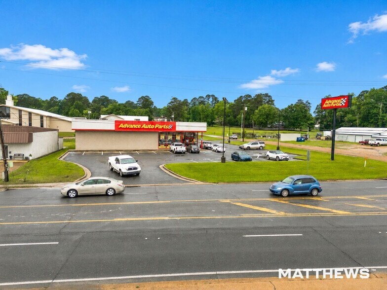 Primary Photo Of 1200 S 5th St, Leesville Freestanding For Sale
