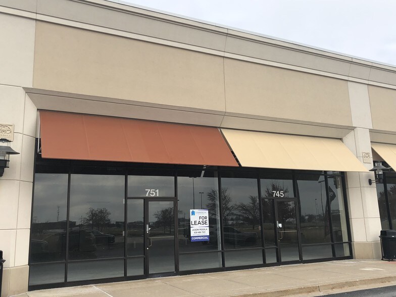 More Photos Of 731-871 Erica Ln, Yorkville Freestanding For Lease