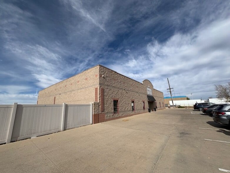 Primary Photo Of 3899 Quentin St, Denver Warehouse For Sale