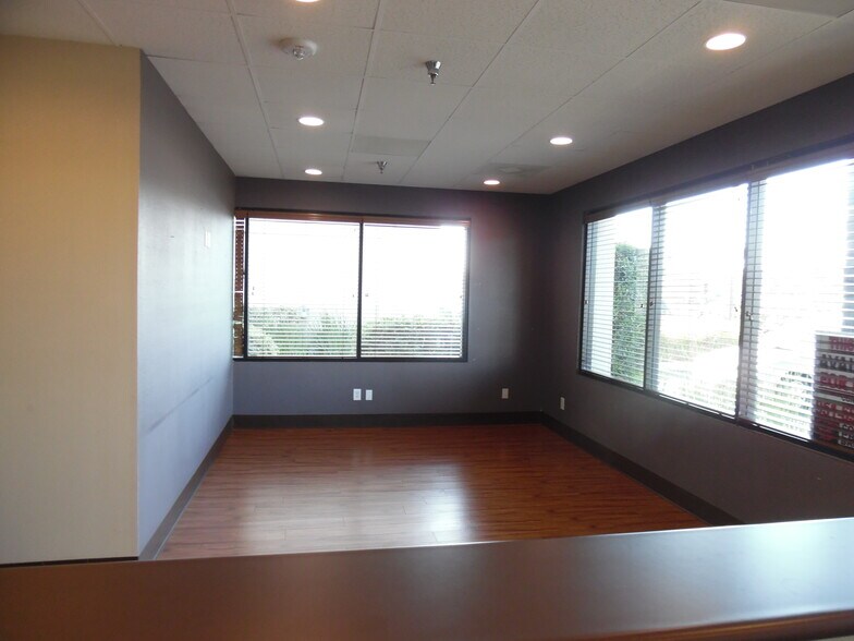 More Photos Of 31685 Temecula Pky, Temecula Freestanding For Lease