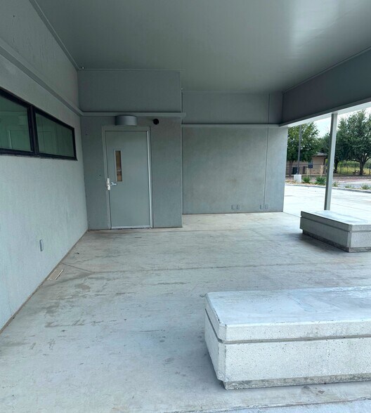 More Photos Of 12370 Potranco Rd, San Antonio Fast Food For Lease