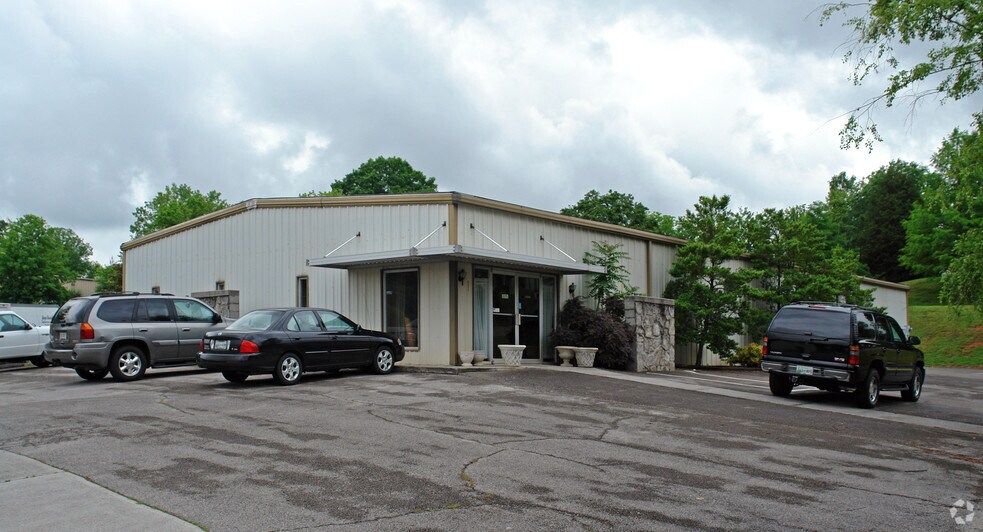 Primary Photo Of 6217 Enterprise Dr, Knoxville Light Distribution For Lease