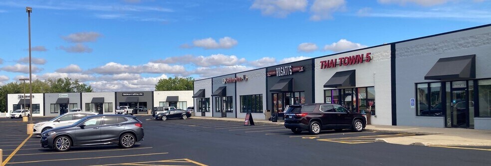 Primary Photo Of 610-630 Plaza Dr, Sycamore Storefront For Lease