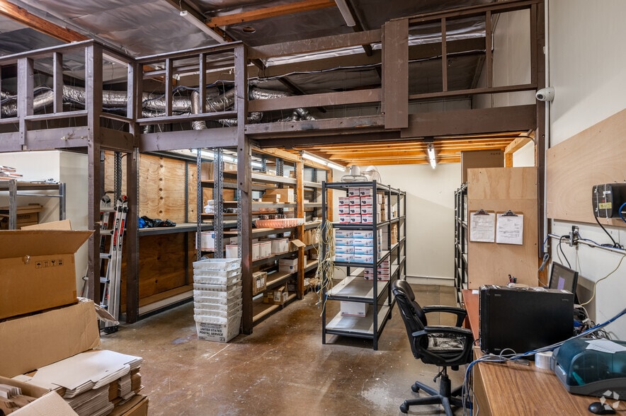 More Photos Of 570 S State College Blvd, Fullerton Warehouse For Sale