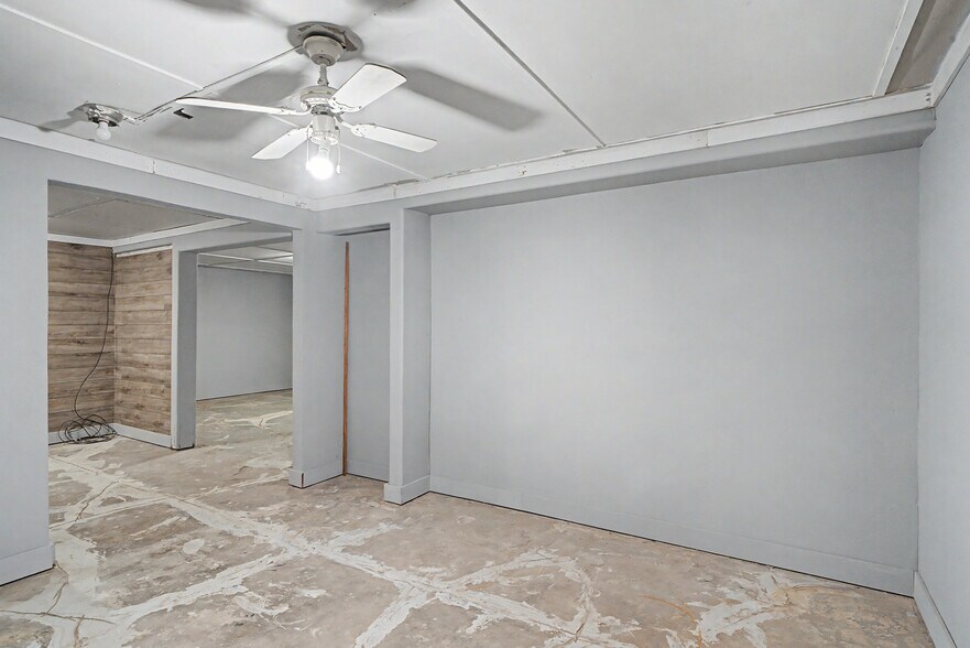More Photos Of 330 Main Ave E, Soap Lake Freestanding For Lease