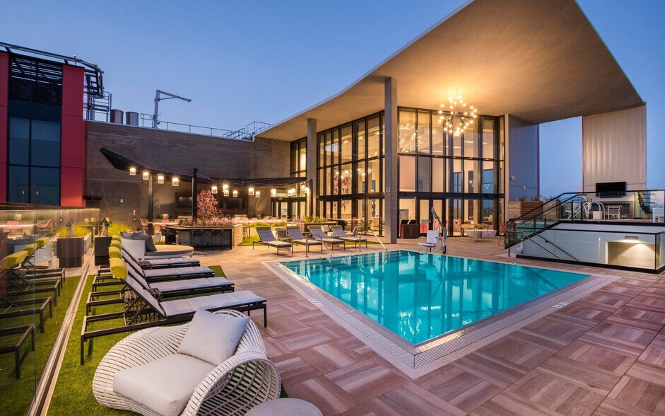 More Photos Of 1501 Island Ave, San Diego Apartments For Lease