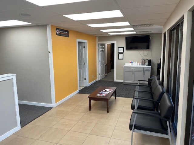 More Photos Of 2700 N Belt Hwy, Saint Joseph Office For Sale