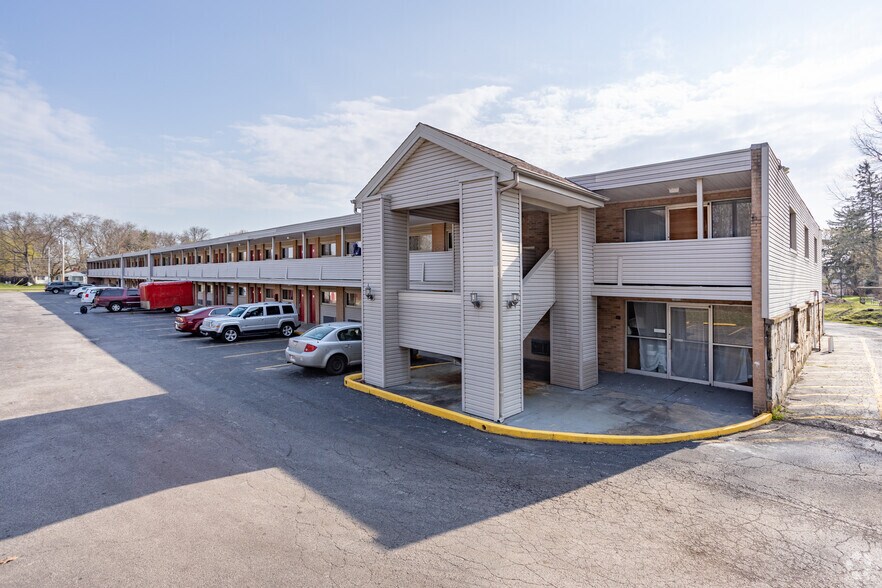 More Photos Of 22115 Brookpark Rd, Cleveland Hotel For Sale