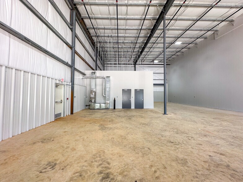 More Photos Of 2000 Bob Wade NW ln, Huntsville Industrial For Lease