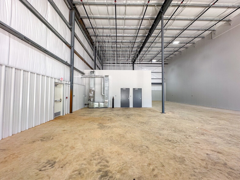 More Photos Of 2000 Bob Wade NW ln, Huntsville Warehouse For Lease