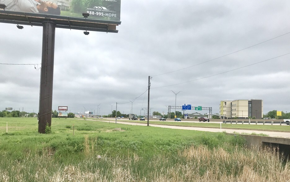 More Photos Of 1105 Central Fwy, Wichita Falls Land For Sale