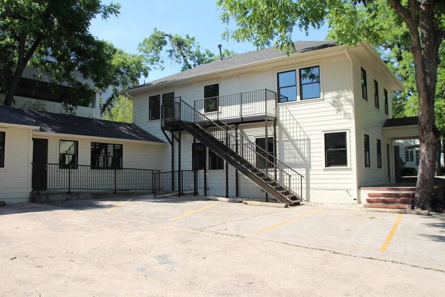 More Photos Of 1604 Nueces St, Austin Office Residential For Lease