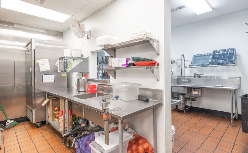 More Photos Of 717 N Pine St, Rolla Restaurant For Sale