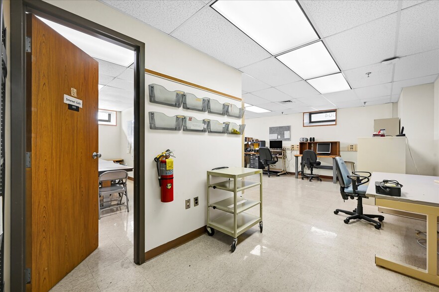 More Photos Of 2389 Main St, Northampton Office For Sale