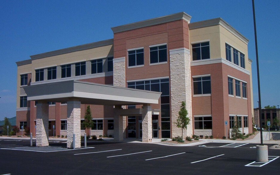 More Photos Of 13901 McAuley Blvd, Oklahoma City Medical For Lease