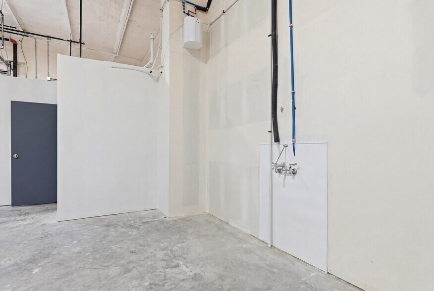 More Photos Of 5275 Adams St, Denver Warehouse For Sale