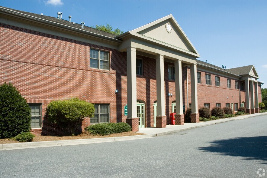 Primary Photo Of 5041 Dallas Hwy, Powder Springs Medical For Sale
