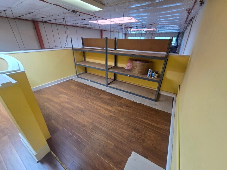 More Photos Of 931 N Amphlett Blvd, San Mateo Distribution For Lease