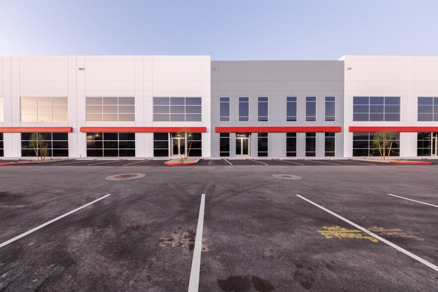 More Photos Of 2942 Lincoln Rd, Las Vegas Warehouse For Sale