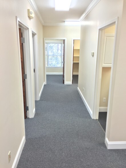 More Photos Of 5816 Creedmoor Rd, Raleigh Medical For Lease