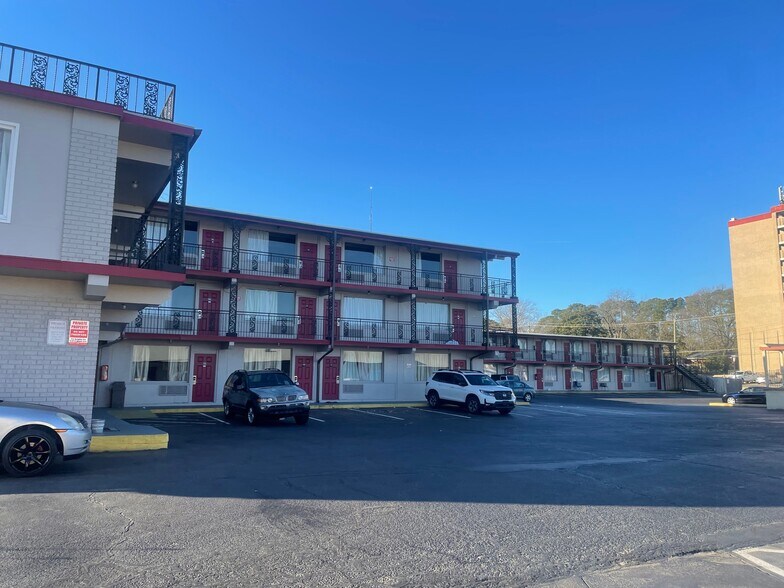 More Photos Of 2848 Bragg Blvd, Fayetteville Hotel For Sale