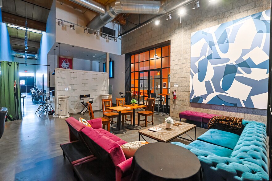 More Photos Of 1532 N Highland Ave, Los Angeles Office For Sale