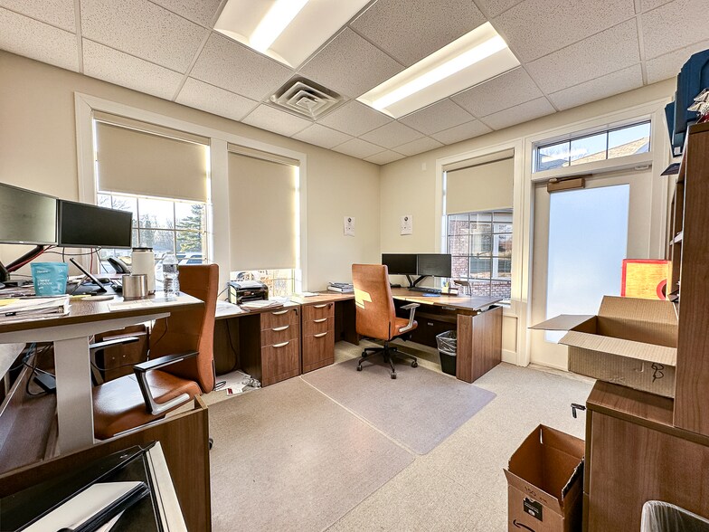 More Photos Of 11118 Coldwater Rd, Fort Wayne Office For Sale