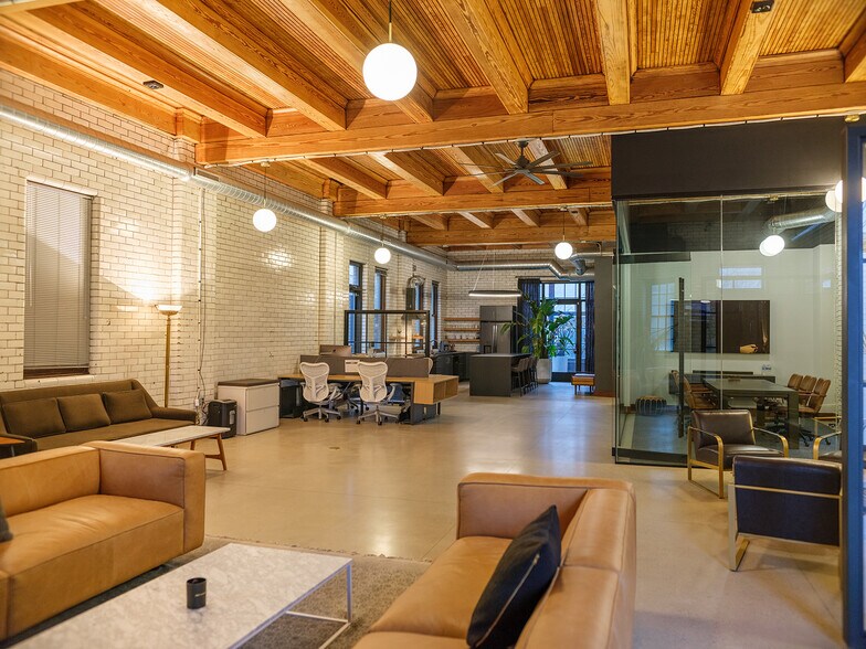 More Photos Of 1625 W Lafayette Blvd, Detroit Office For Lease