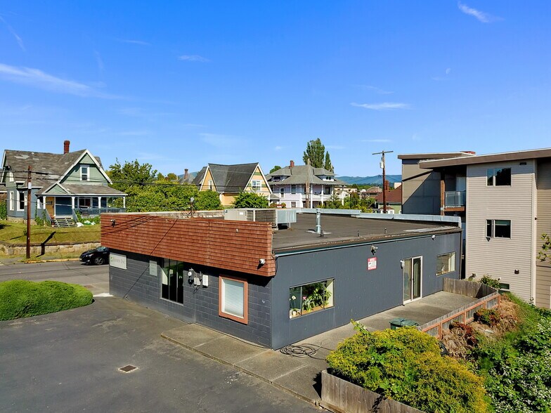 More Photos Of 1215 W Holly St, Bellingham Office For Sale