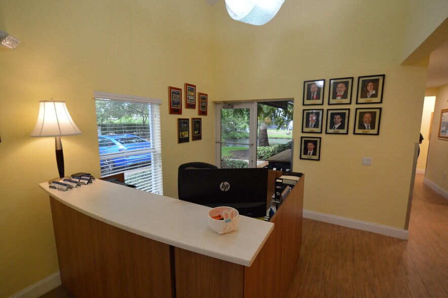 More Photos Of 1232-1238 N University Dr, Plantation Office For Lease