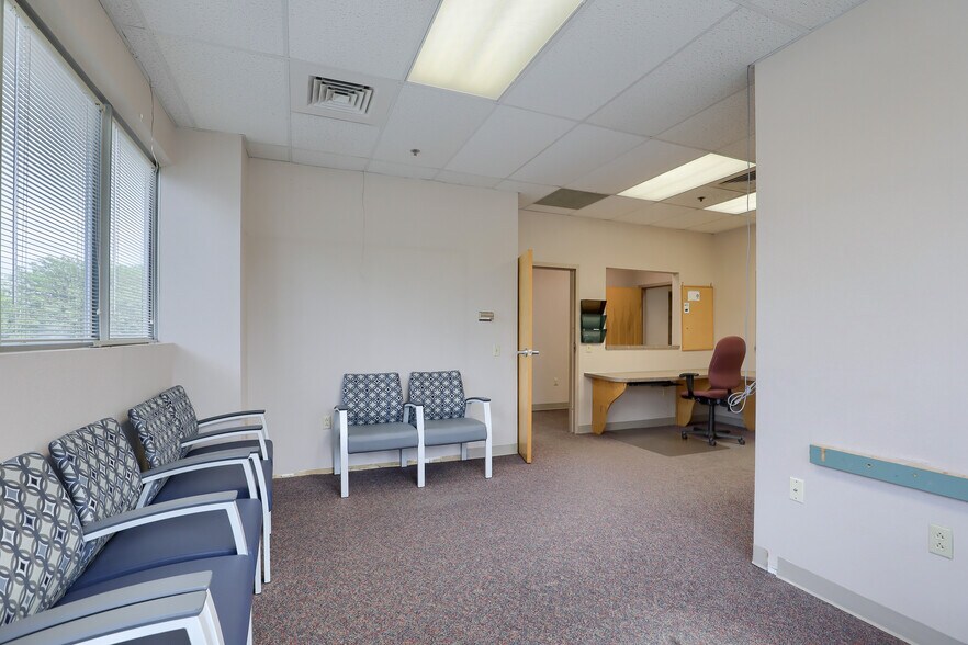 More Photos Of 1991 State Hill Rd, Wyomissing Medical For Lease