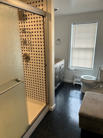 More Photos Of 1012 E Washington St, Charles Town Freestanding For Sale