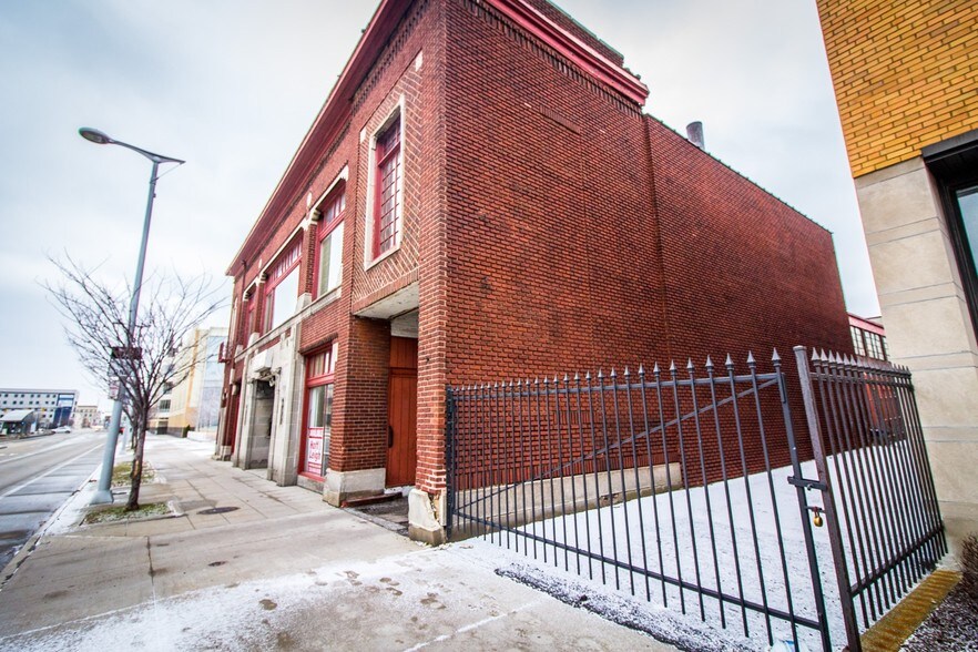 More Photos Of 3800-3812 Euclid Ave, Cleveland Light Manufacturing For Lease