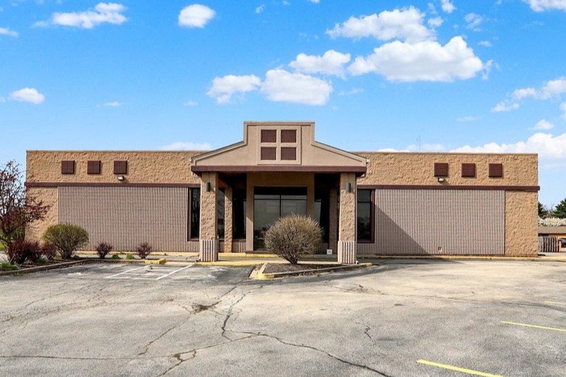 More Photos Of 711 W Gardner Dr, Marion Medical For Sale