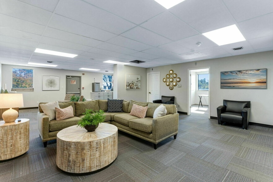 More Photos Of 2140 S Holly St, Denver Office For Lease