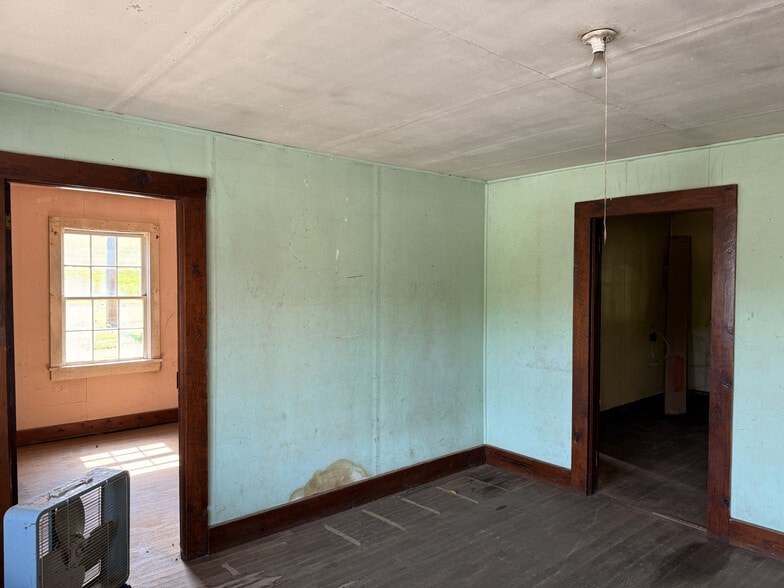 More Photos Of 41 Upper Shut In Rd, Hot Spgs, Hot Springs Freestanding For Sale