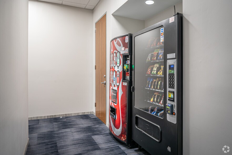 More Photos Of 7515 S Main St, Houston Medical For Lease