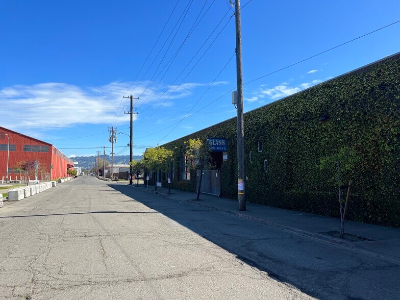More Photos Of 1850 Campbell St, Oakland Light Distribution For Lease
