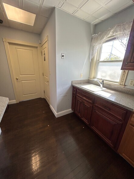 More Photos Of 609 Newport Ave, Attleboro Medical For Lease