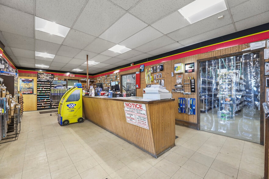 More Photos Of 1260 East St, Pittsfield Freestanding For Sale