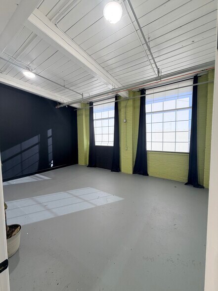 More Photos Of 221 Linwood Rd, Gastonia Warehouse For Lease