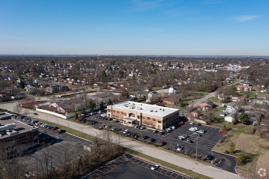 More Photos Of 8251 Pine Rd, Cincinnati Medical For Lease