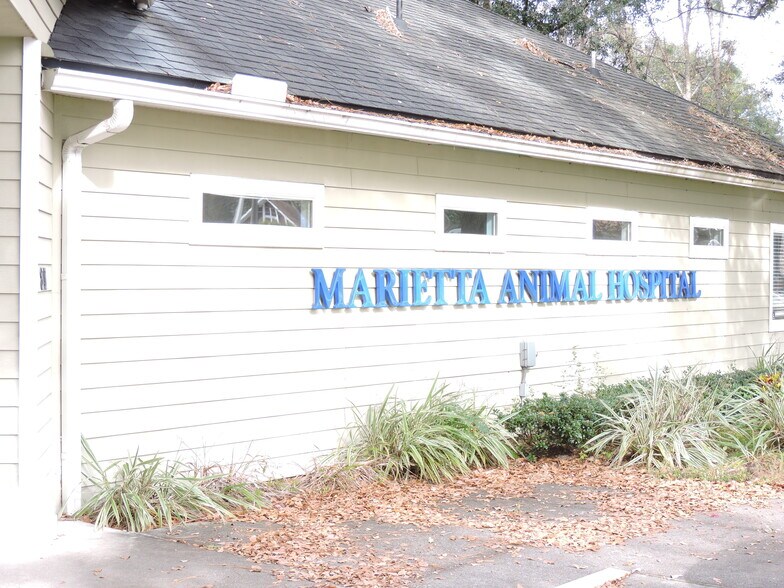More Photos Of 8141 Ramona Blvd, Jacksonville Veterinarian Kennel For Sale
