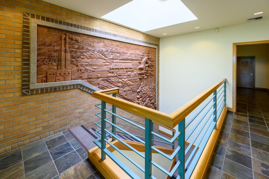 More Photos Of 296 SW Columbia St, Bend Office For Sale