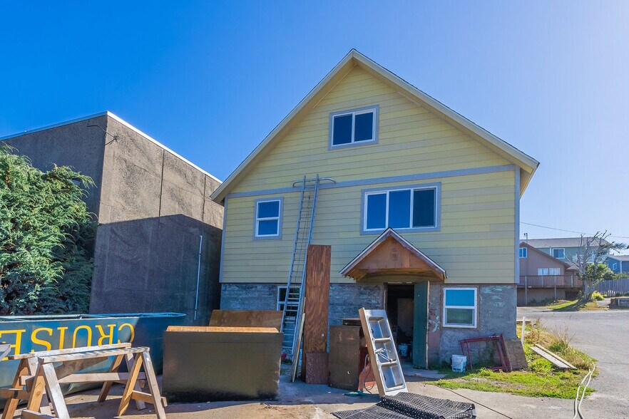 More Photos Of 1333 NE Keel Ave, Lincoln City Specialty For Sale