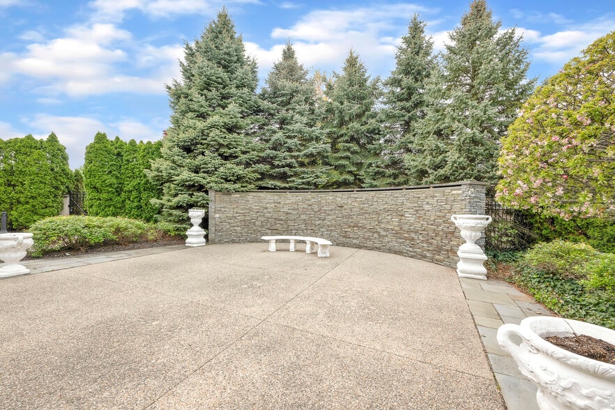 More Photos Of 4860 E 13 Mile Rd, Warren Lodge Meeting Hall For Sale