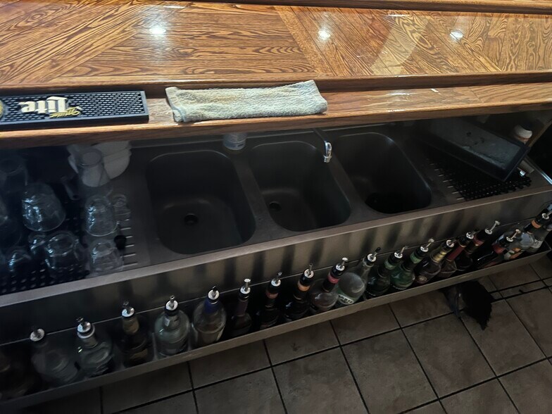 More Photos Of 2512 E Carson St, Pittsburgh Bar For Sale