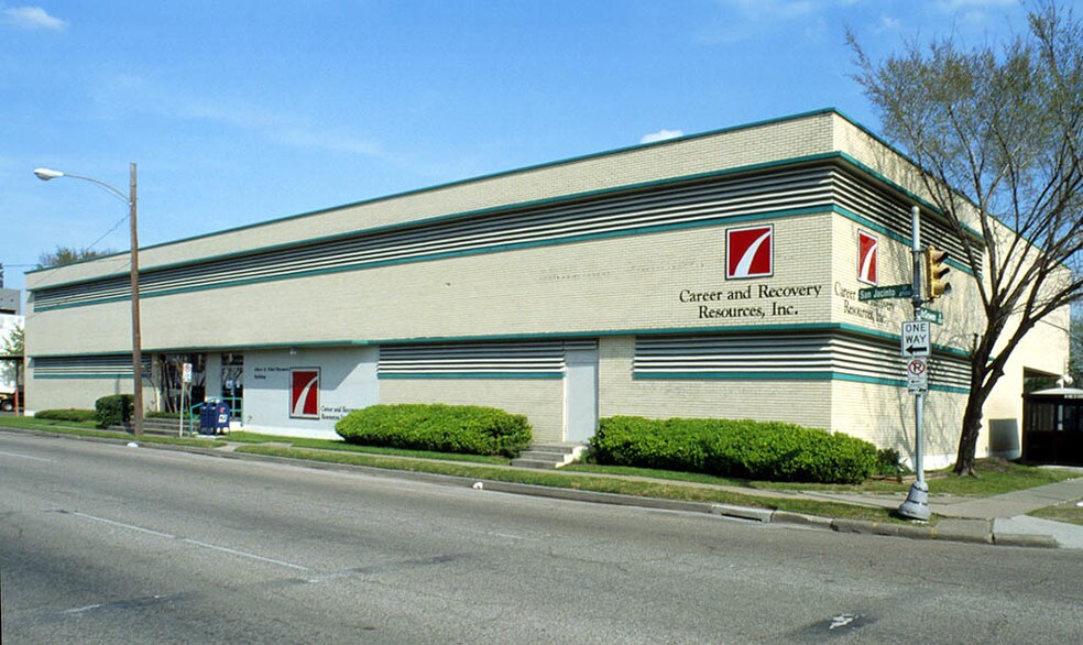 More Photos Of 2525 San Jacinto St, Houston Office For Sale
