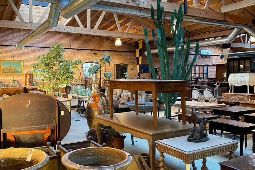 More Photos Of 1750 N Springfield Ave, Chicago Warehouse For Sale